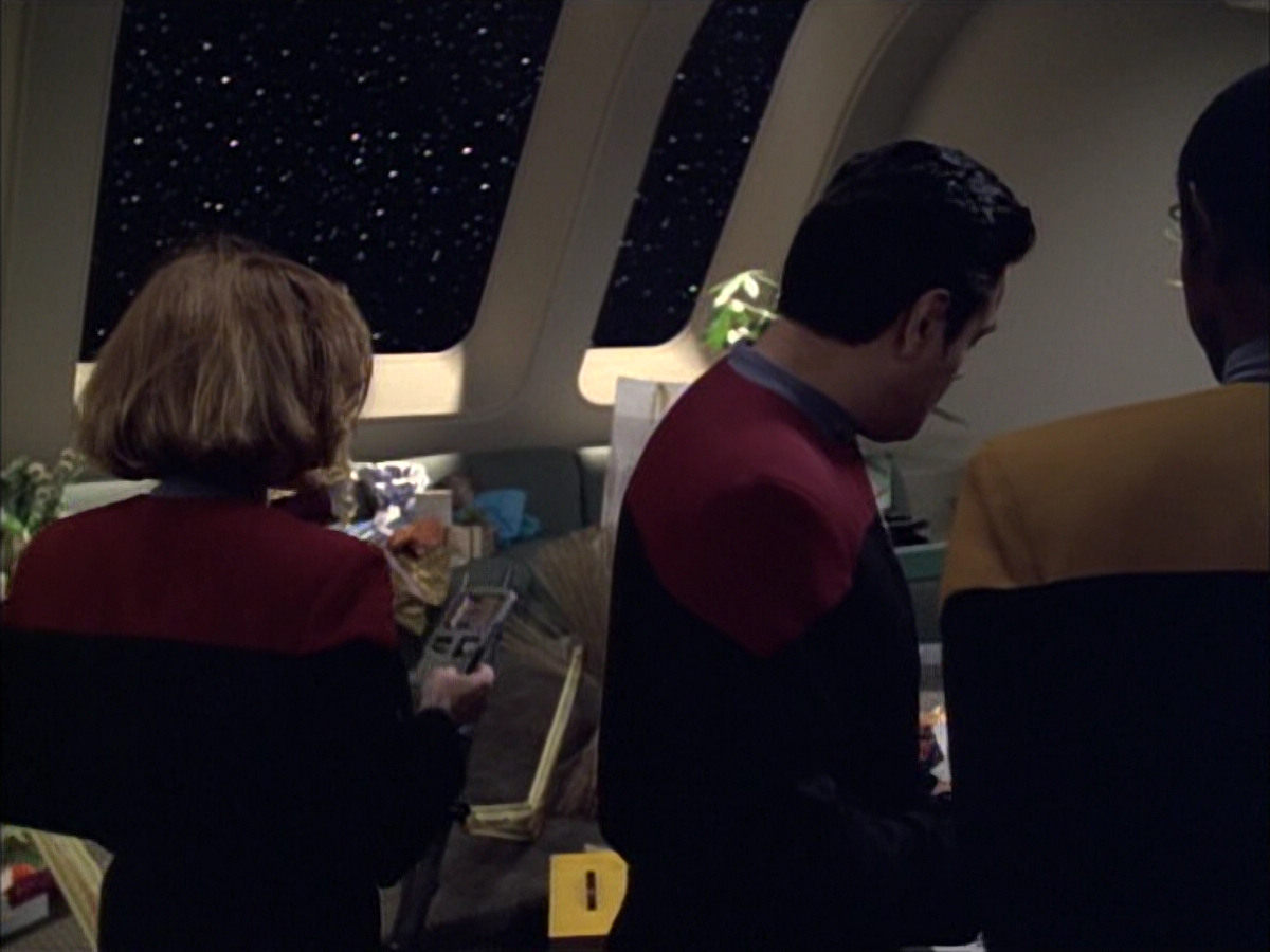 extant_StarTrek_VOY_6x02-SurvivalInstinct_00398.jpg