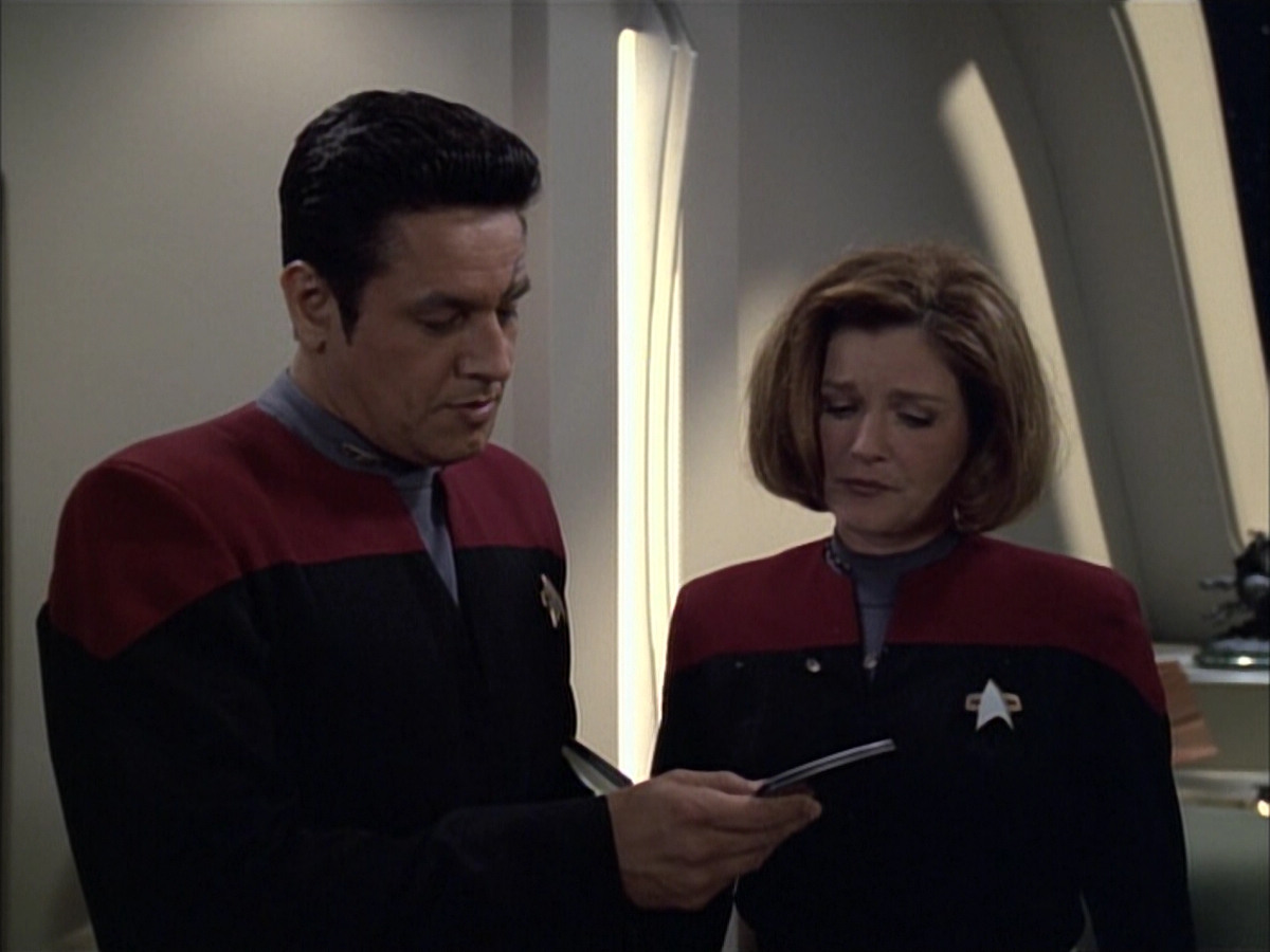 extant_StarTrek_VOY_6x02-SurvivalInstinct_00408.jpg