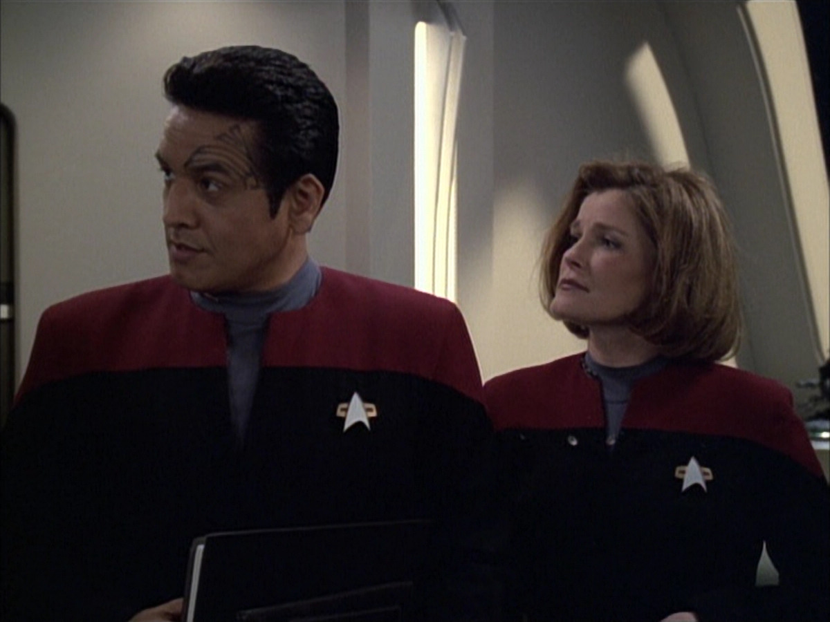 extant_StarTrek_VOY_6x02-SurvivalInstinct_00415.jpg