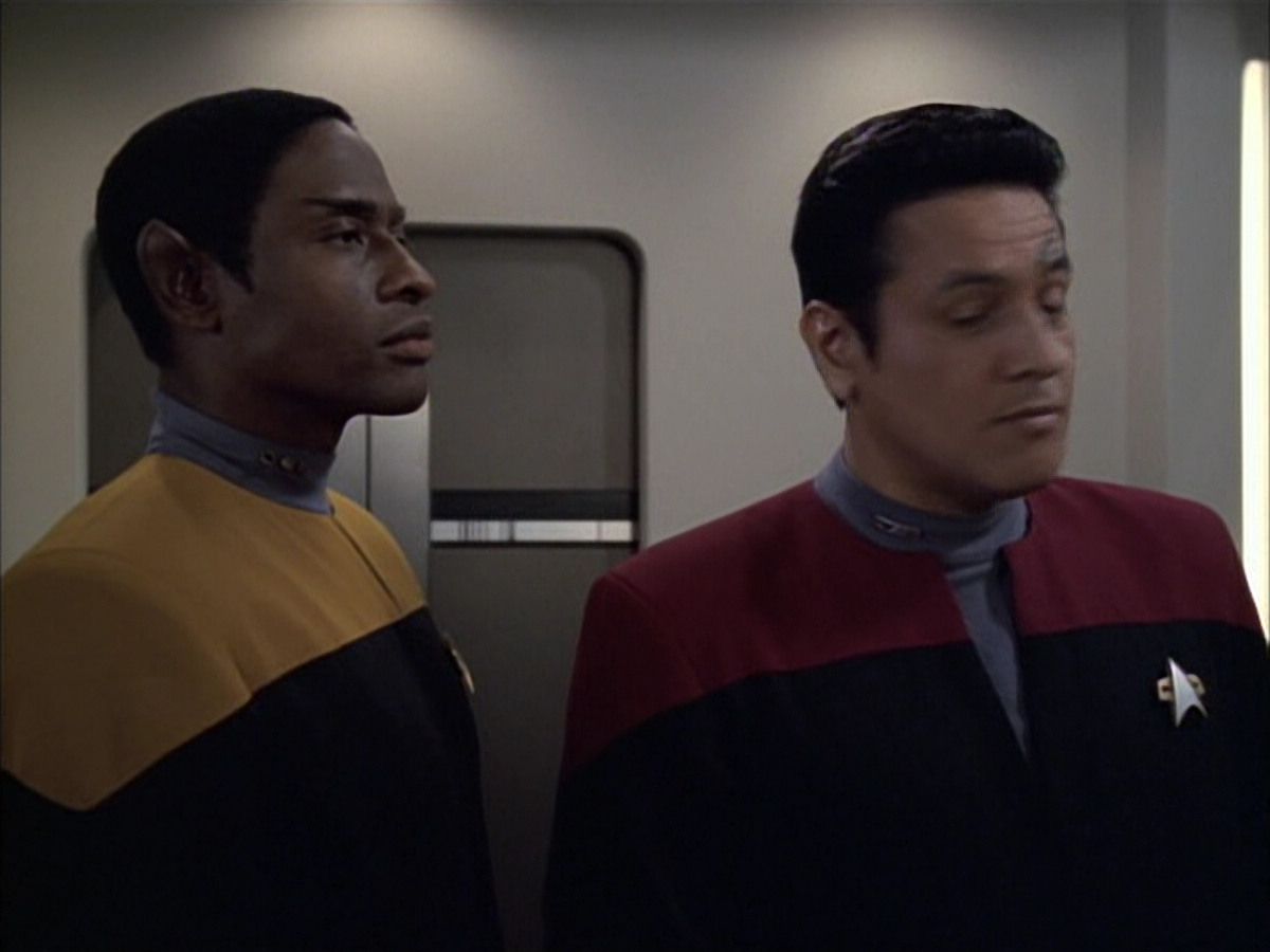 extant_StarTrek_VOY_6x02-SurvivalInstinct_00425.jpg
