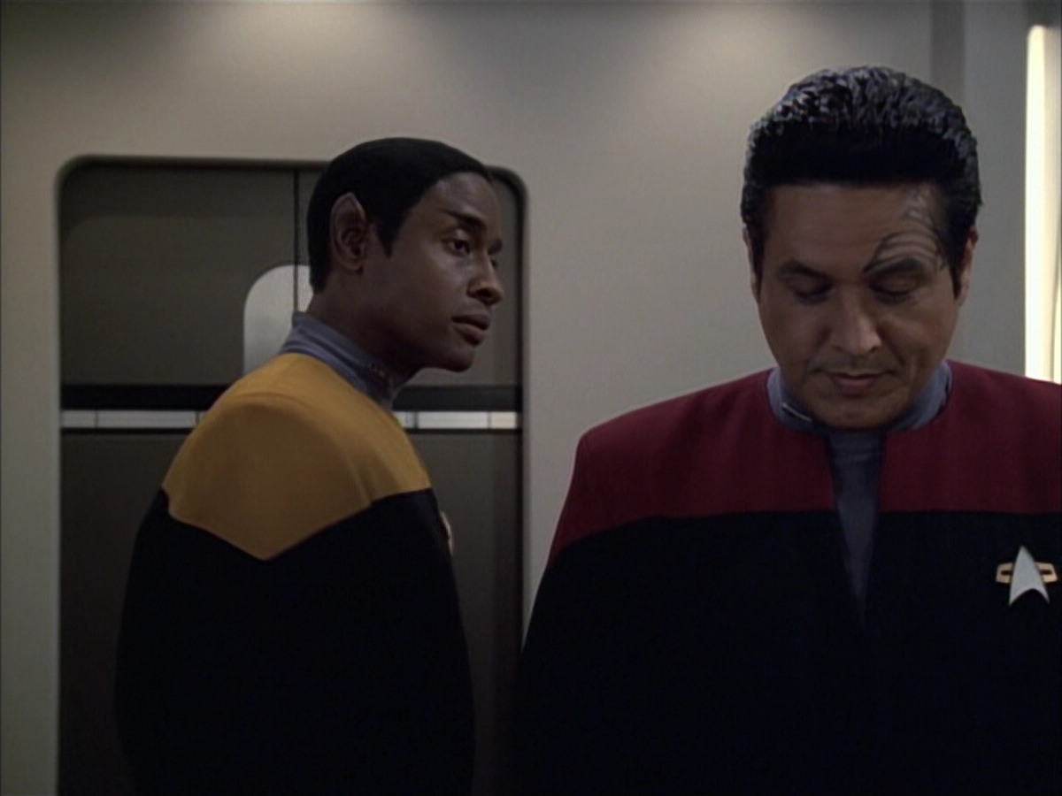 extant_StarTrek_VOY_6x02-SurvivalInstinct_00433.jpg