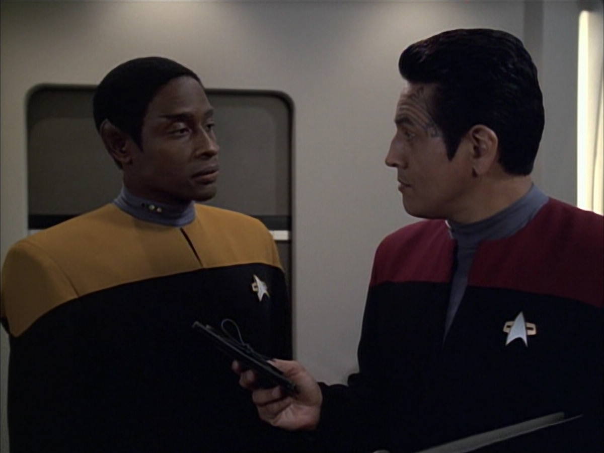 extant_StarTrek_VOY_6x02-SurvivalInstinct_00436.jpg