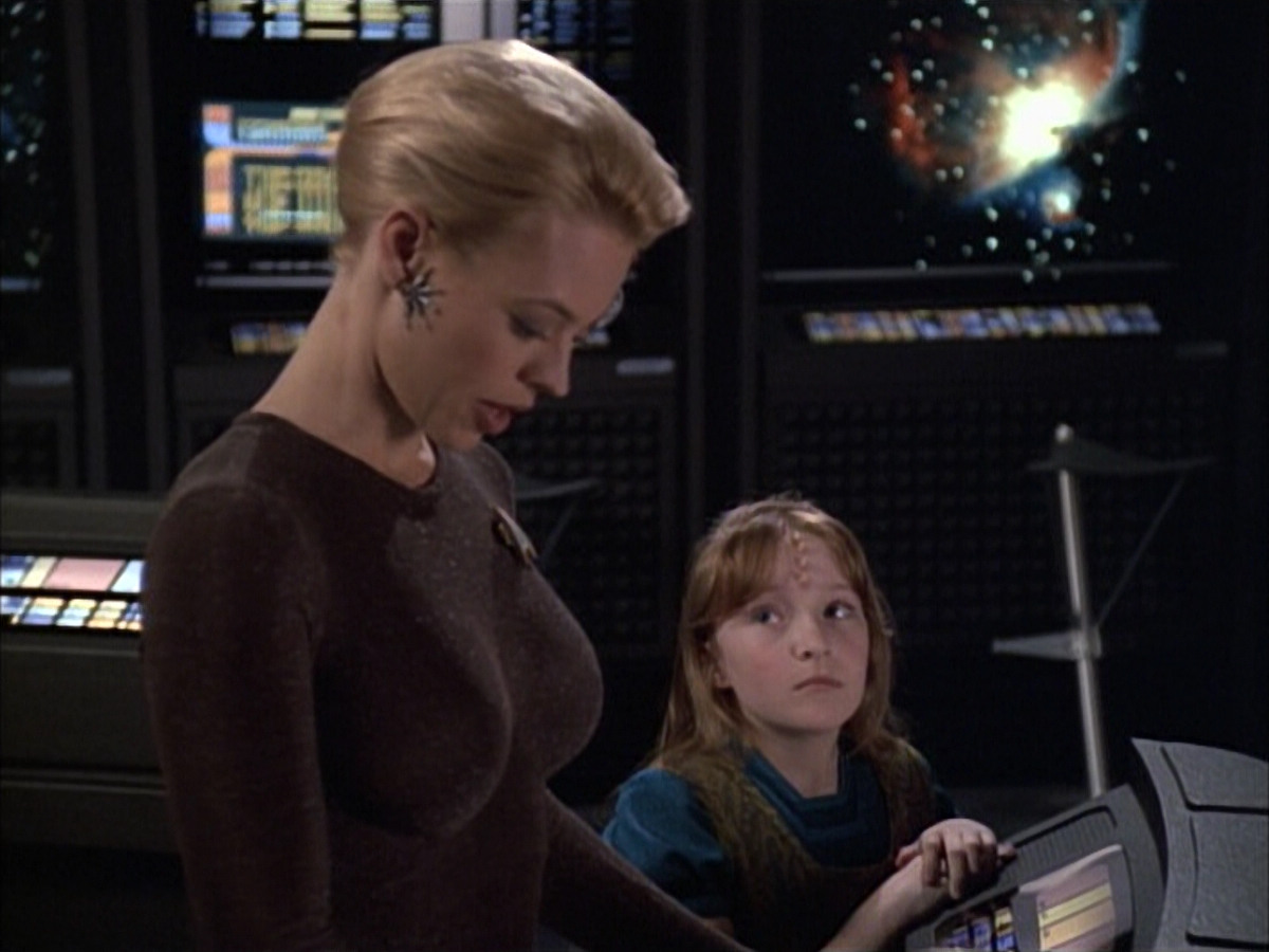 extant_StarTrek_VOY_6x02-SurvivalInstinct_00456.jpg