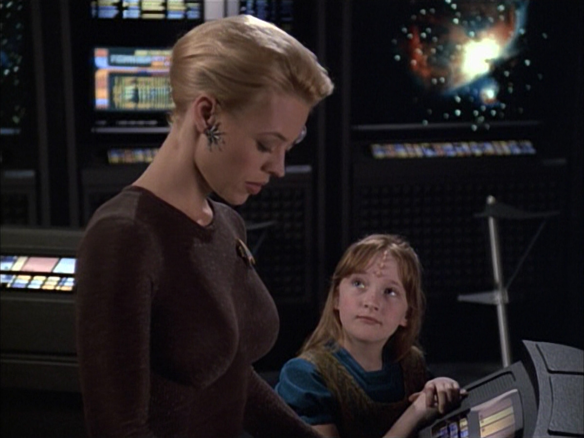 extant_StarTrek_VOY_6x02-SurvivalInstinct_00460.jpg