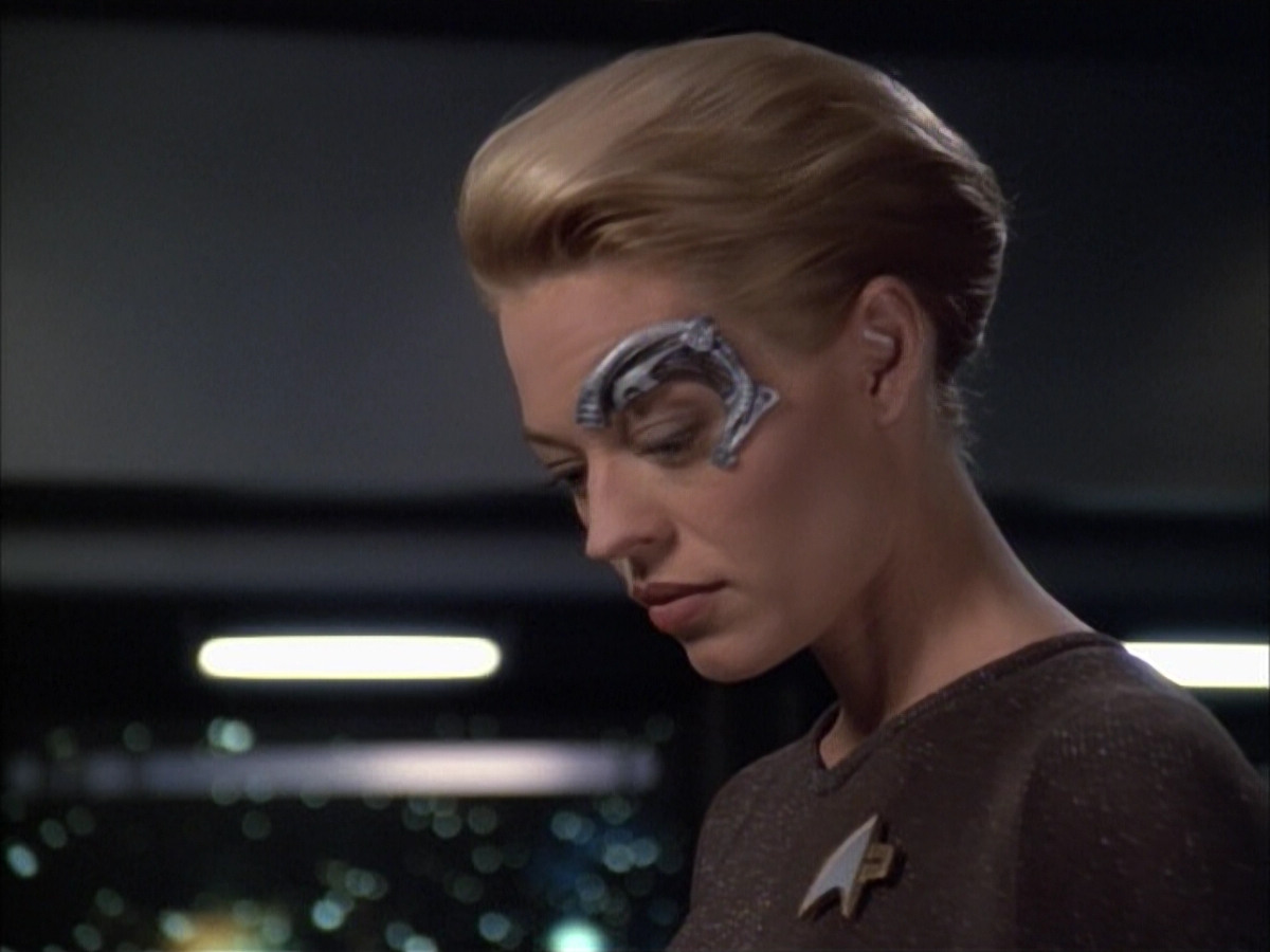 extant_StarTrek_VOY_6x02-SurvivalInstinct_00473.jpg