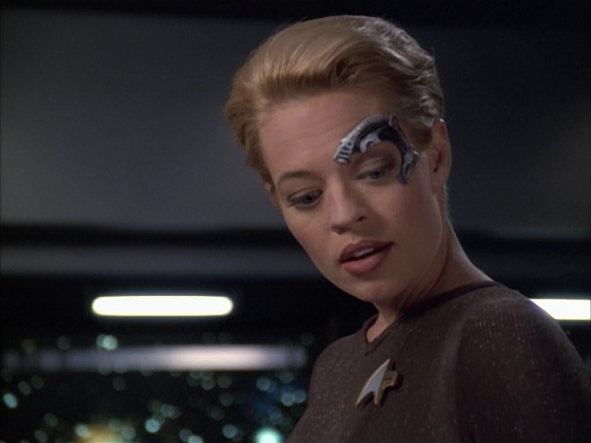 extant_StarTrek_VOY_6x02-SurvivalInstinct_00476.jpg