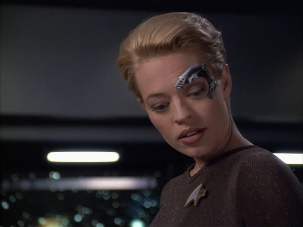 extant_StarTrek_VOY_6x02-SurvivalInstinct_00477.jpg