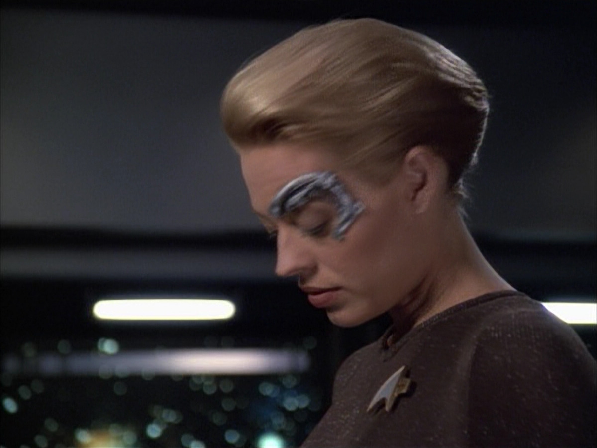 extant_StarTrek_VOY_6x02-SurvivalInstinct_00478.jpg