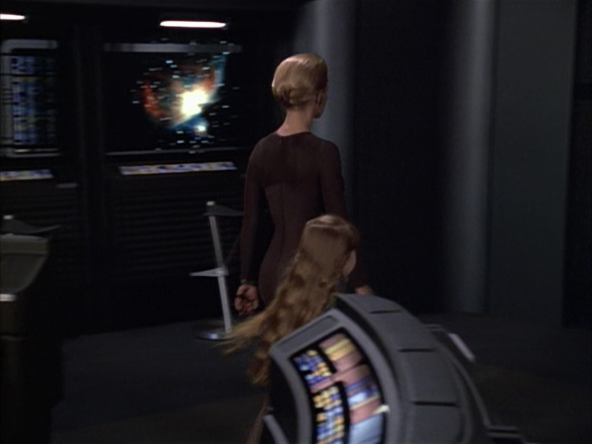 extant_StarTrek_VOY_6x02-SurvivalInstinct_00484.jpg