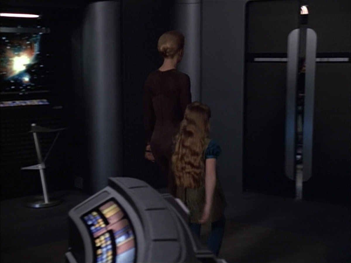 extant_StarTrek_VOY_6x02-SurvivalInstinct_00485.jpg