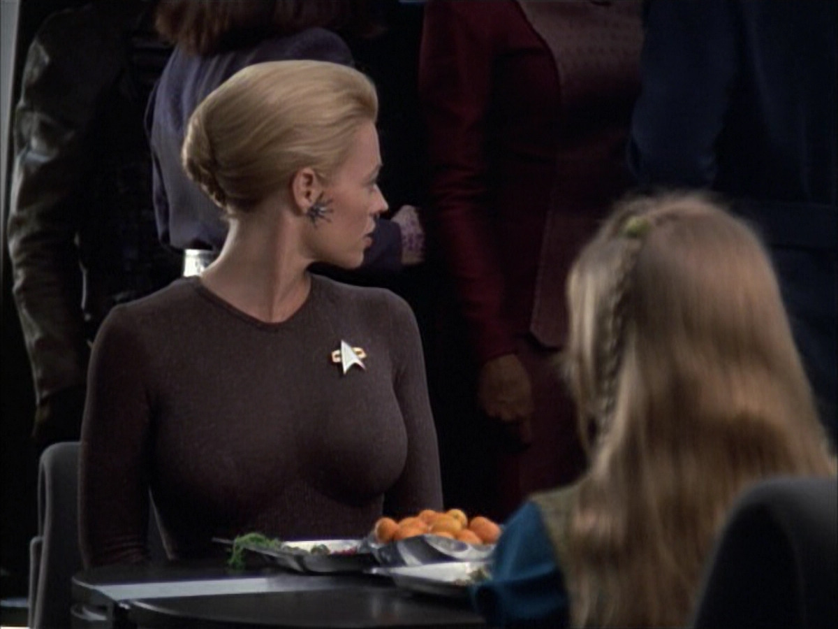 extant_StarTrek_VOY_6x02-SurvivalInstinct_00572.jpg