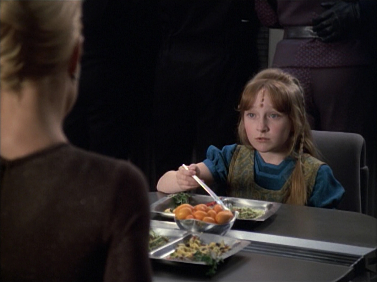 extant_StarTrek_VOY_6x02-SurvivalInstinct_00575.jpg