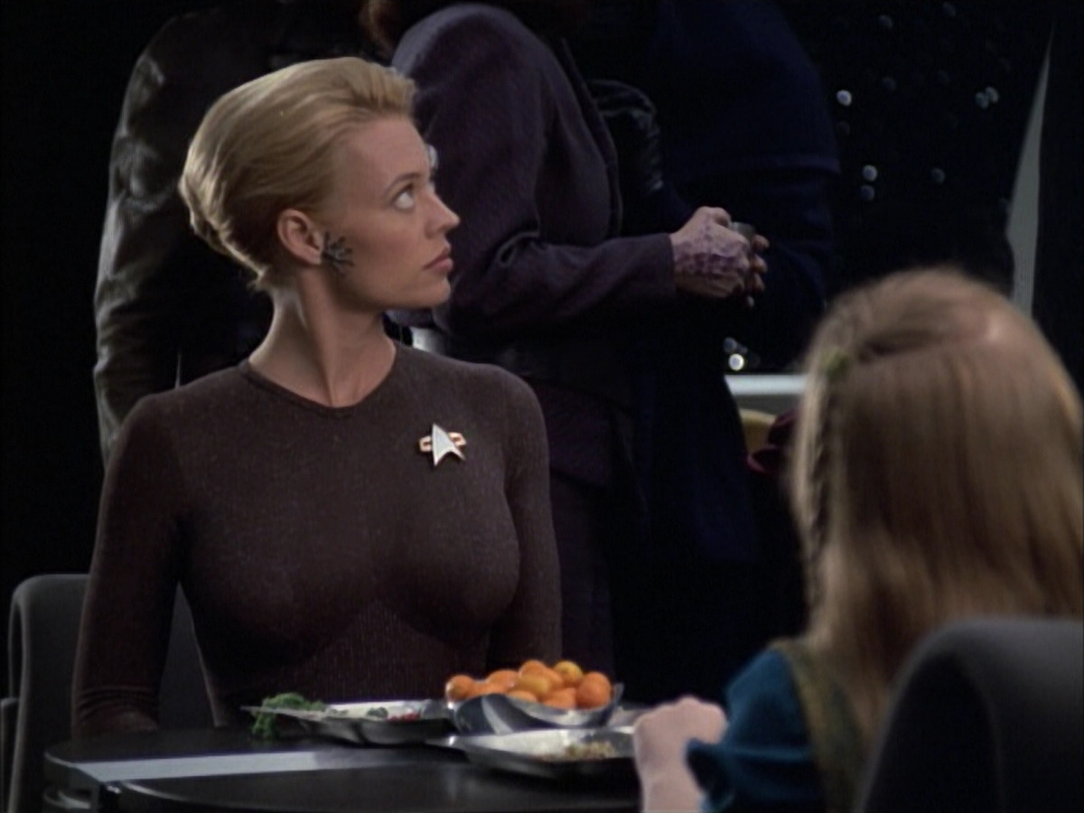 extant_StarTrek_VOY_6x02-SurvivalInstinct_00593.jpg