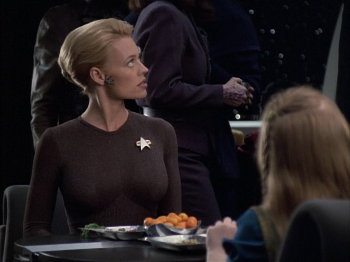 extant_StarTrek_VOY_6x02-SurvivalInstinct_00594.jpg