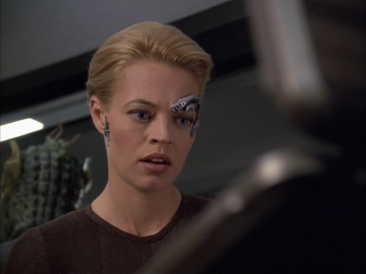 extant_StarTrek_VOY_6x02-SurvivalInstinct_00604.jpg