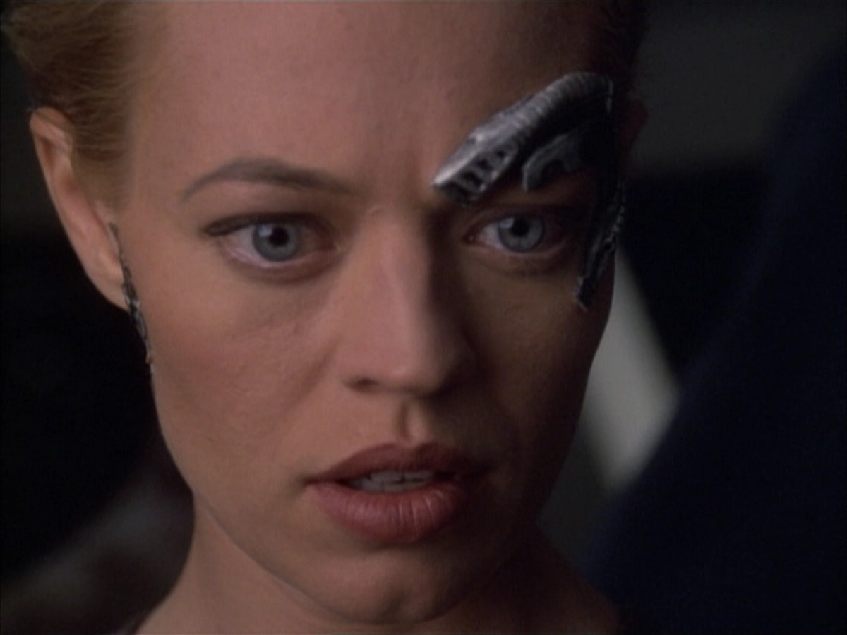 extant_StarTrek_VOY_6x02-SurvivalInstinct_00624.jpg