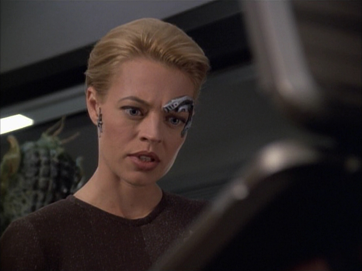 extant_StarTrek_VOY_6x02-SurvivalInstinct_00630.jpg