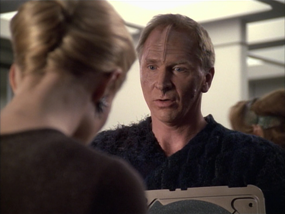 extant_StarTrek_VOY_6x02-SurvivalInstinct_00641.jpg