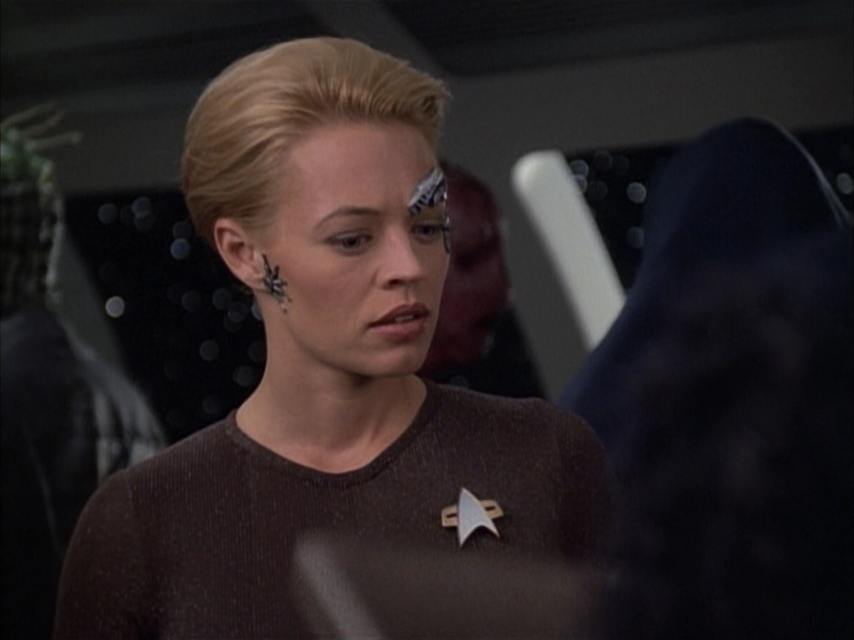 extant_StarTrek_VOY_6x02-SurvivalInstinct_00663.jpg