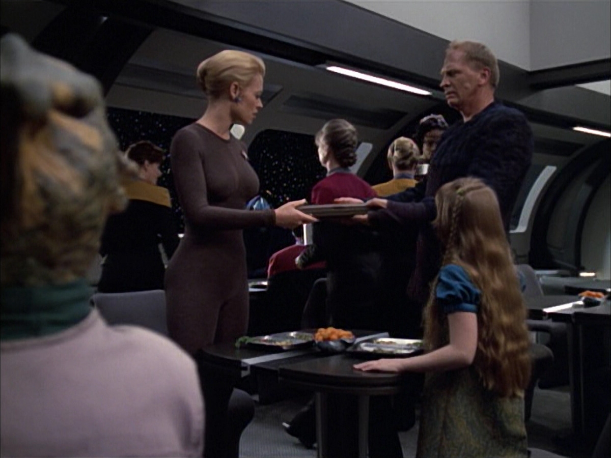 extant_StarTrek_VOY_6x02-SurvivalInstinct_00666.jpg