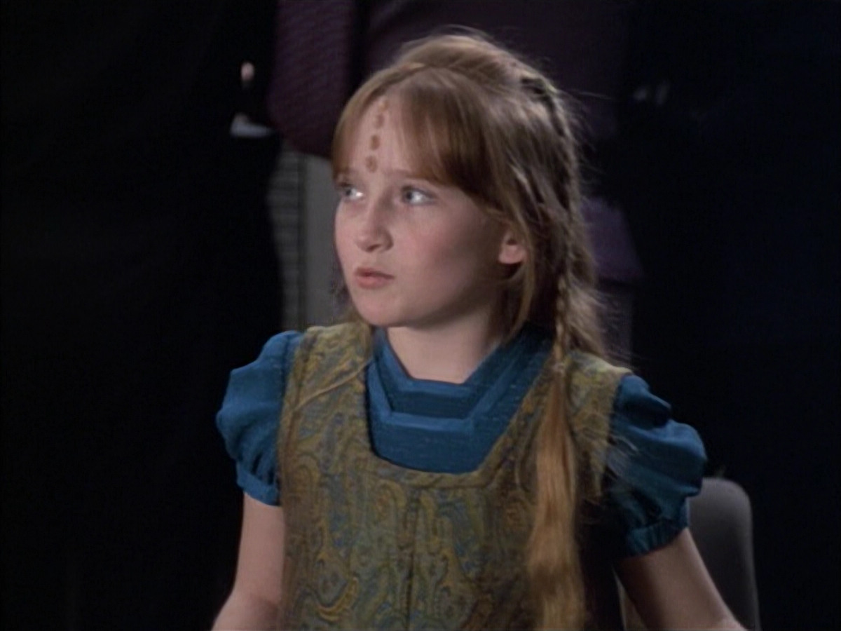extant_StarTrek_VOY_6x02-SurvivalInstinct_00680.jpg