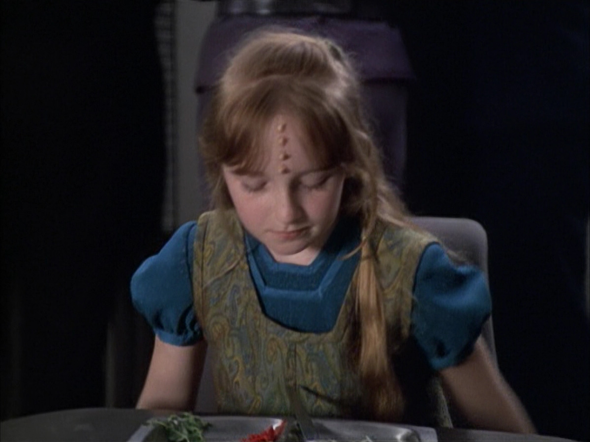 extant_StarTrek_VOY_6x02-SurvivalInstinct_00682.jpg