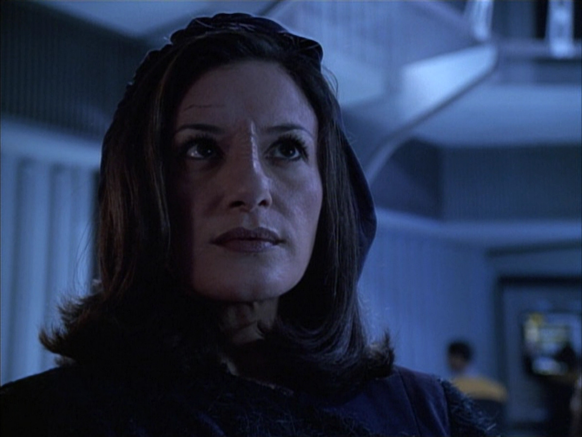 extant_StarTrek_VOY_6x02-SurvivalInstinct_00706.jpg
