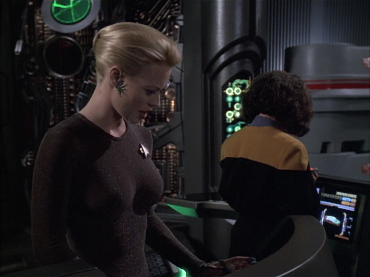extant_StarTrek_VOY_6x02-SurvivalInstinct_00832.jpg