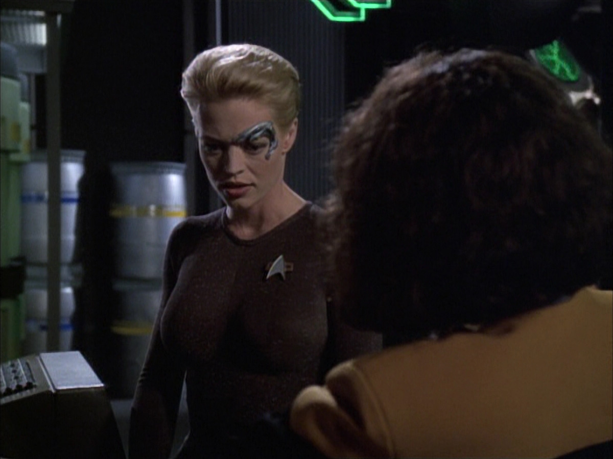 extant_StarTrek_VOY_6x02-SurvivalInstinct_00863.jpg