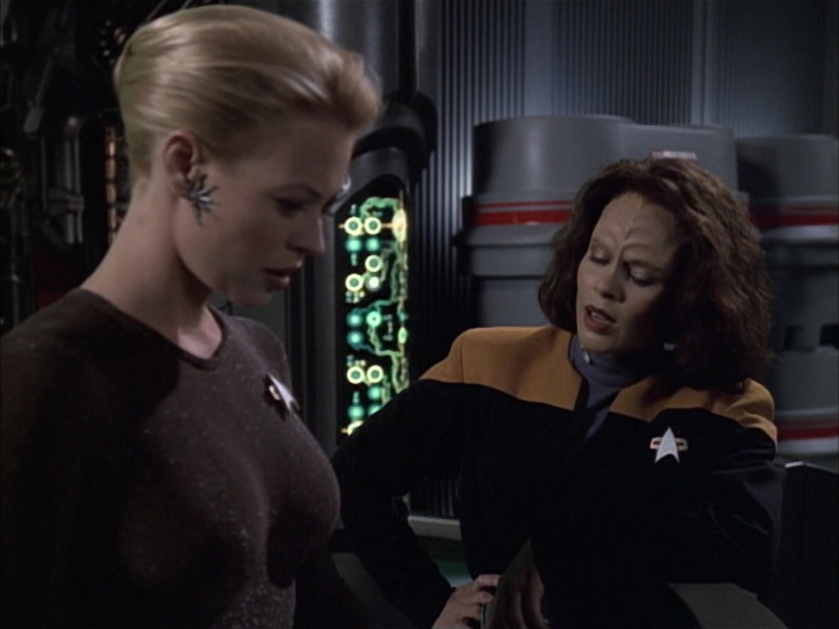 extant_StarTrek_VOY_6x02-SurvivalInstinct_00864.jpg