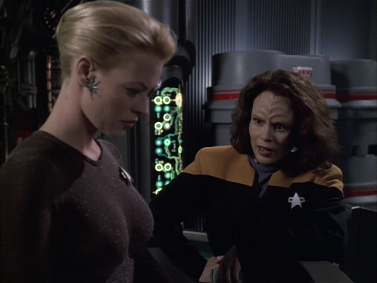 extant_StarTrek_VOY_6x02-SurvivalInstinct_00868.jpg