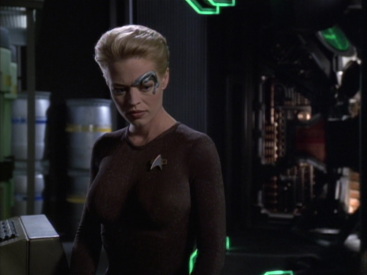 extant_StarTrek_VOY_6x02-SurvivalInstinct_00870.jpg