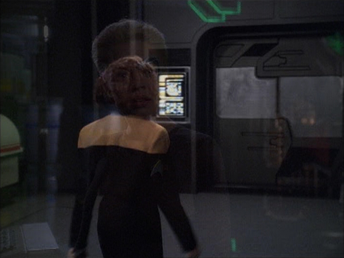 extant_StarTrek_VOY_6x02-SurvivalInstinct_00874.jpg