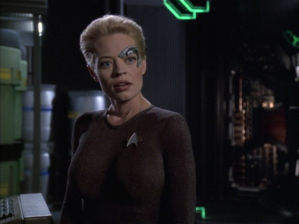 extant_StarTrek_VOY_6x02-SurvivalInstinct_00877.jpg