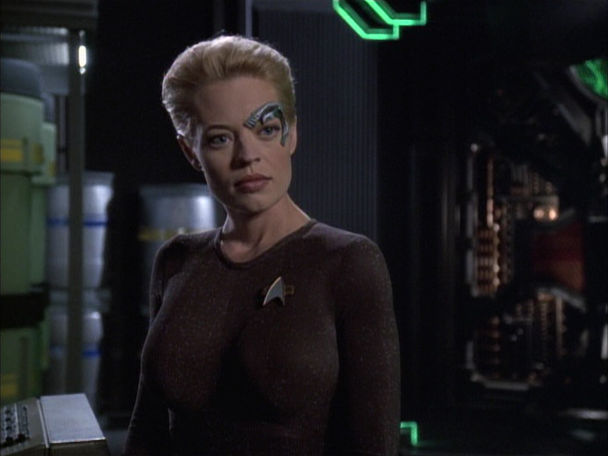 extant_StarTrek_VOY_6x02-SurvivalInstinct_00879.jpg