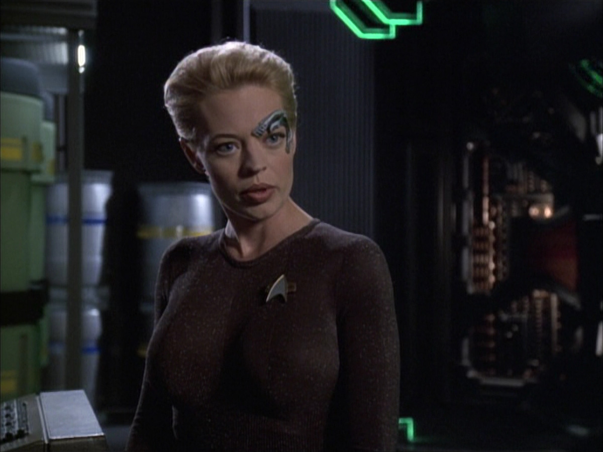 extant_StarTrek_VOY_6x02-SurvivalInstinct_00881.jpg