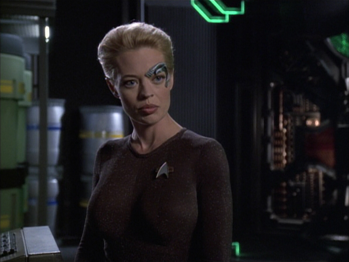 extant_StarTrek_VOY_6x02-SurvivalInstinct_00883.jpg