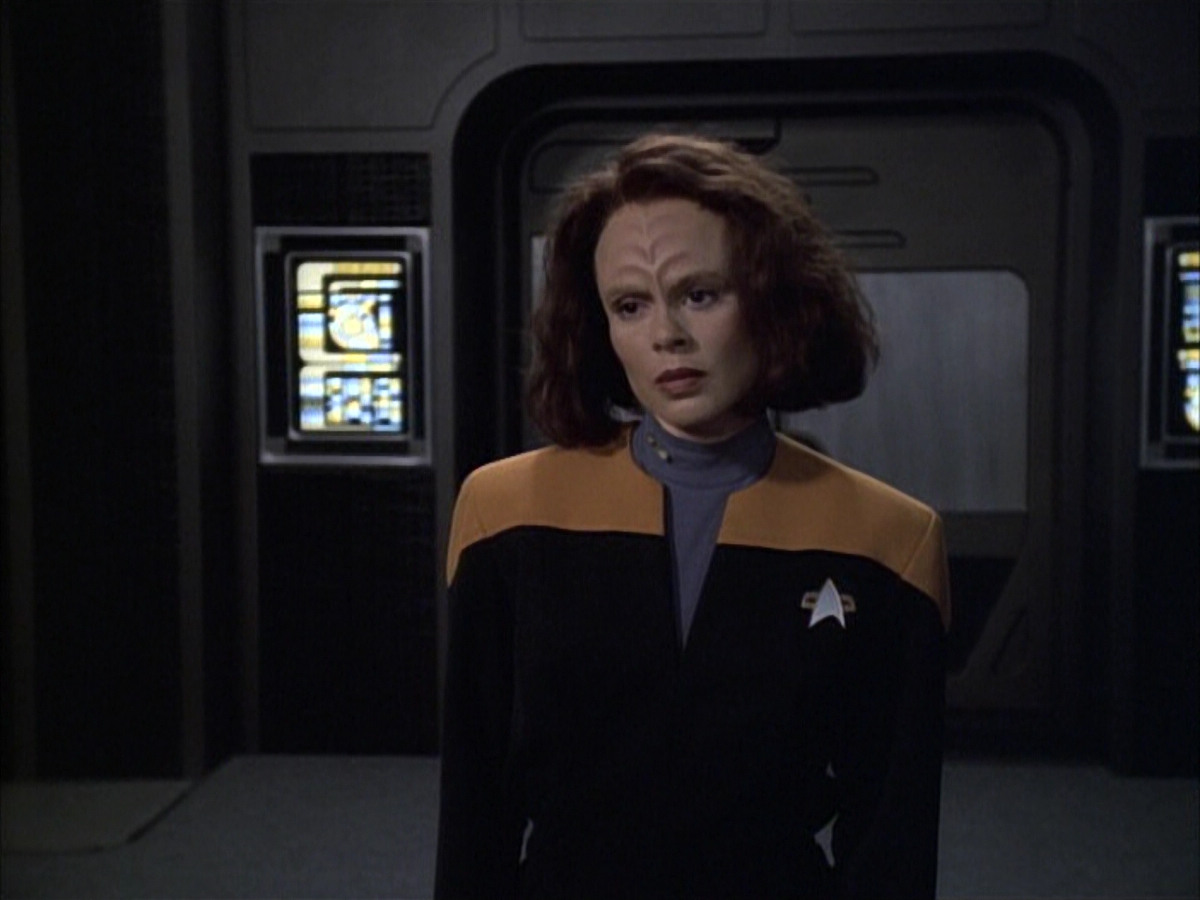 extant_StarTrek_VOY_6x02-SurvivalInstinct_00885.jpg