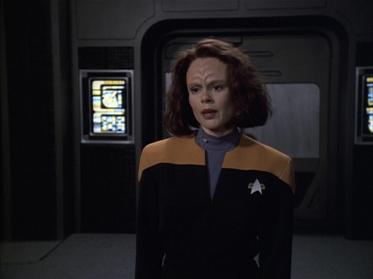 extant_StarTrek_VOY_6x02-SurvivalInstinct_00886.jpg