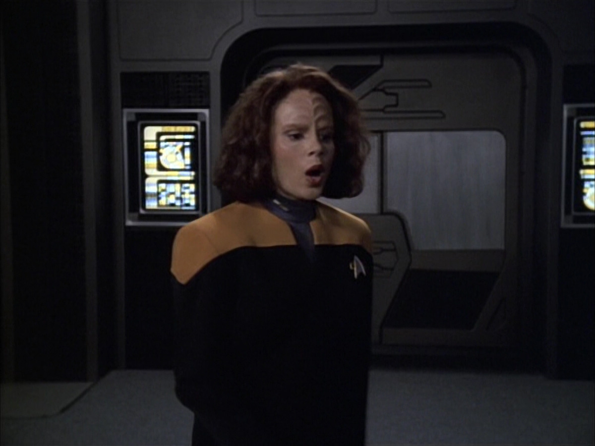 extant_StarTrek_VOY_6x02-SurvivalInstinct_00888.jpg