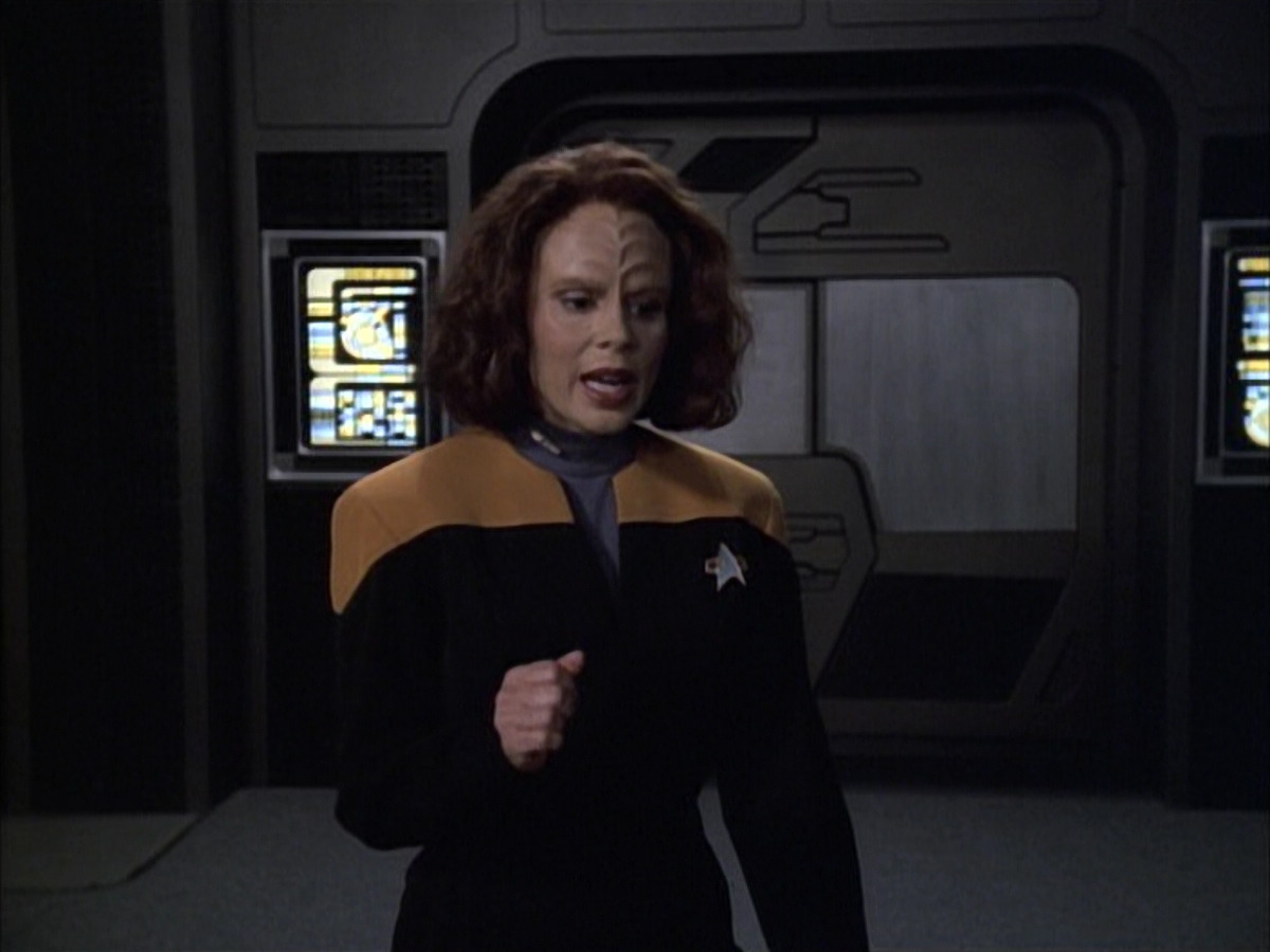 extant_StarTrek_VOY_6x02-SurvivalInstinct_00889.jpg