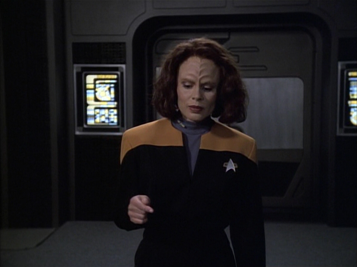 extant_StarTrek_VOY_6x02-SurvivalInstinct_00890.jpg
