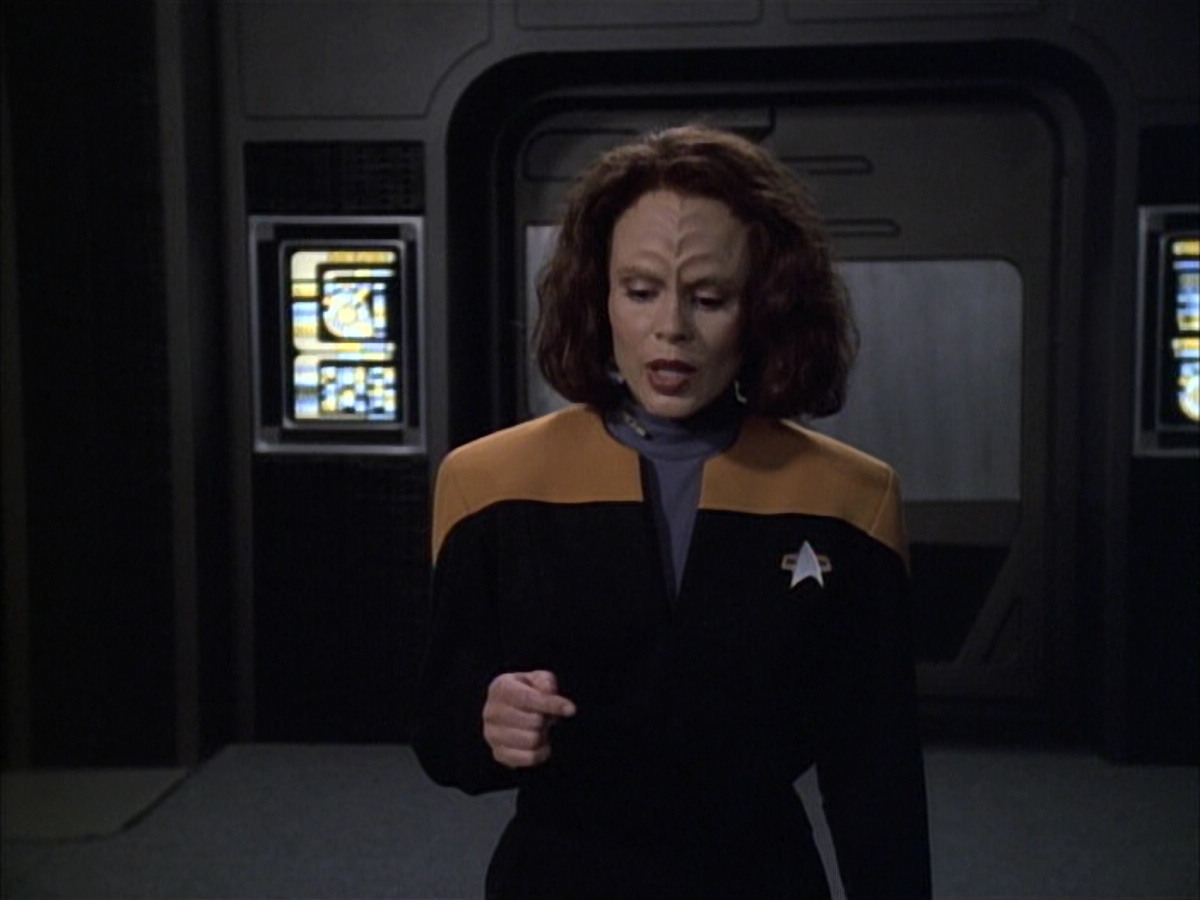 extant_StarTrek_VOY_6x02-SurvivalInstinct_00891.jpg
