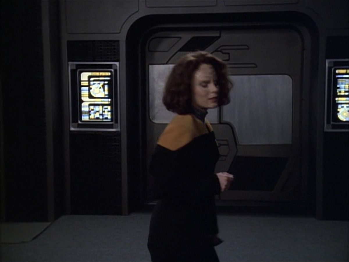 extant_StarTrek_VOY_6x02-SurvivalInstinct_00903.jpg