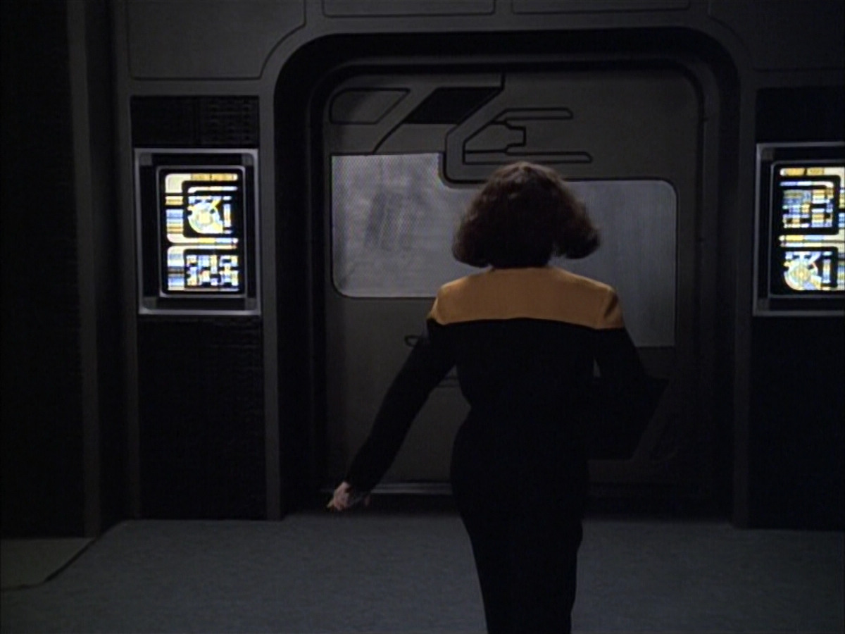 extant_StarTrek_VOY_6x02-SurvivalInstinct_00904.jpg
