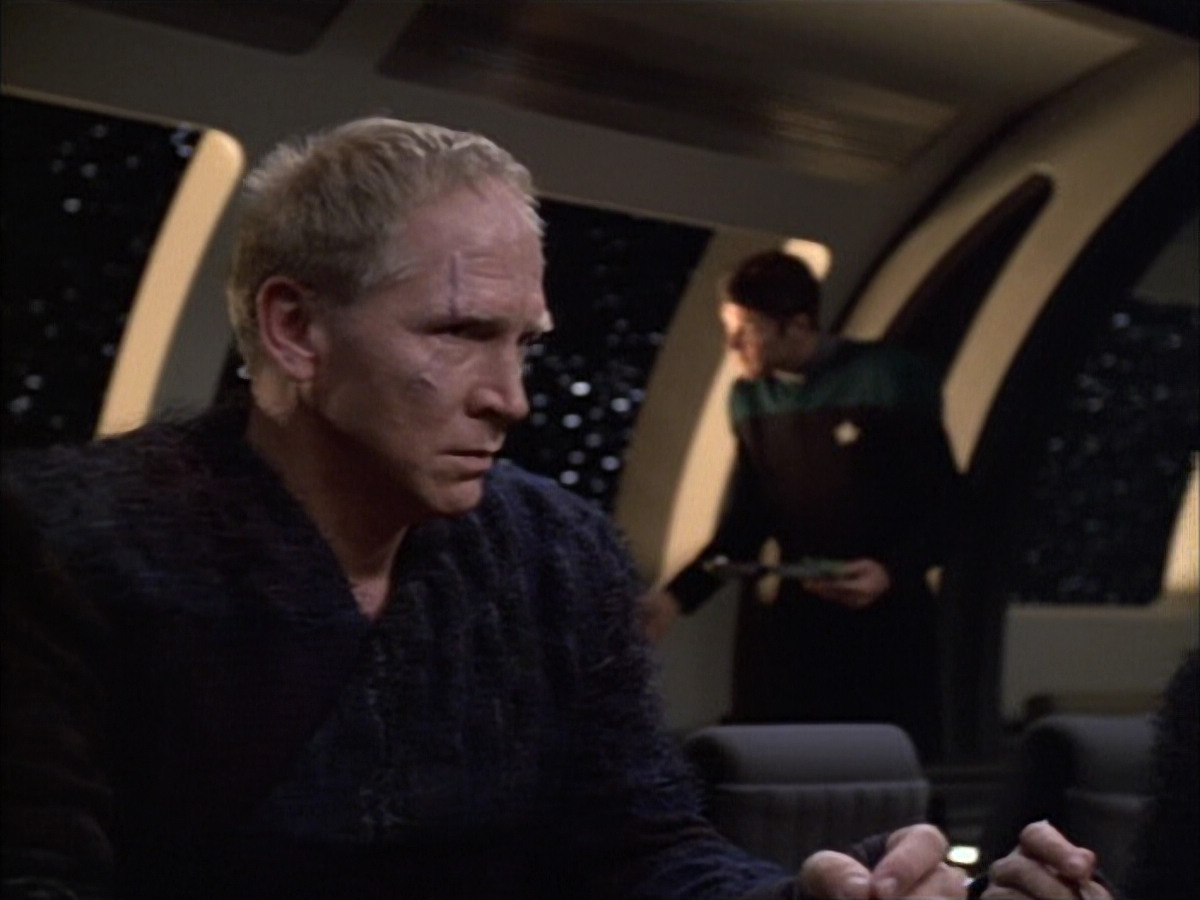 extant_StarTrek_VOY_6x02-SurvivalInstinct_00920.jpg