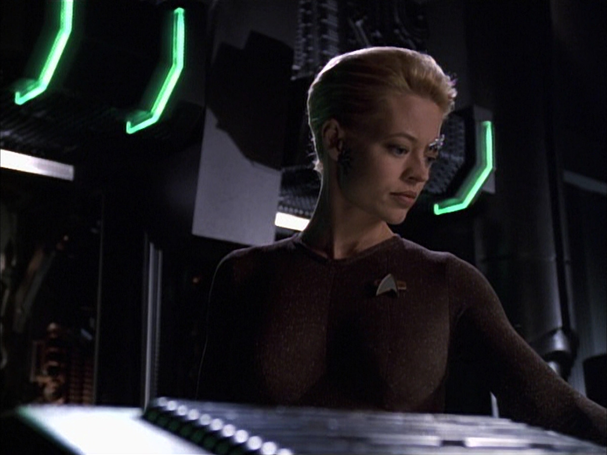 extant_StarTrek_VOY_6x02-SurvivalInstinct_01000.jpg