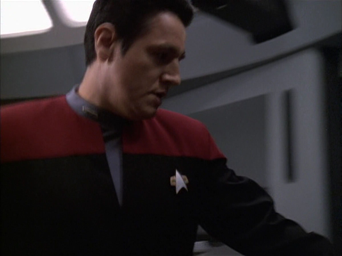 extant_StarTrek_VOY_6x02-SurvivalInstinct_01086.jpg