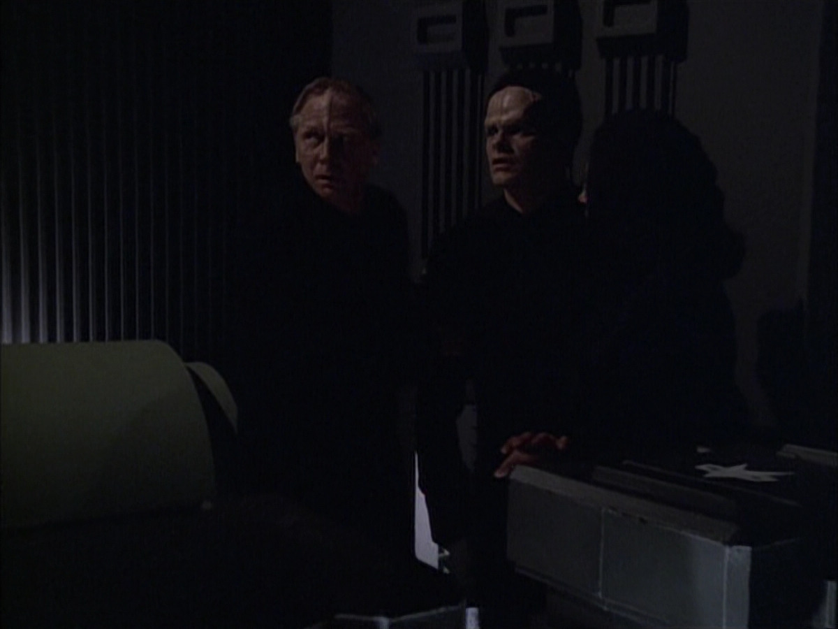 extant_StarTrek_VOY_6x02-SurvivalInstinct_01097.jpg