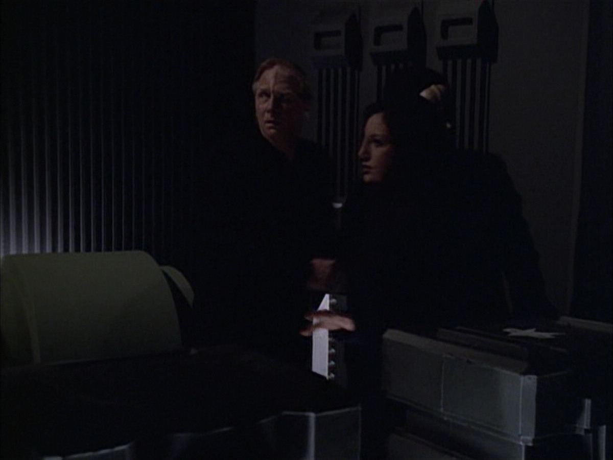 extant_StarTrek_VOY_6x02-SurvivalInstinct_01098.jpg
